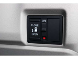 便利な左側パワースライドドア搭載で運転席でも左側パワースライドドア開閉出来ます。