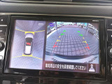 アラウンドビューモニター装備なので狭いところでも周囲を確認出来るので安心ですね。日産純正ナビMJ321D-W装着です。