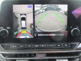 上空から見下ろしているかのように駐車できるアラウンドビューモニター。車庫入れや縦列駐車に役立ちます。
