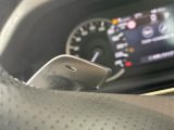 ステアリングパドルシフトはハンドルから手を離すことなくシフトチェンジを意のままに。より直感的なドライブをお楽しみいただけます。