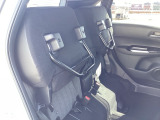 シートを跳ね上げれば背の高い荷物を載せる事ができます。