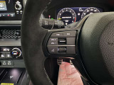 オーディオの音量の調整やチャンネル変更ができるオーディオリモートコントロールスイッチがついています。