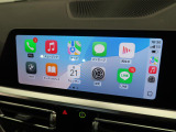 【アップルカープレイ】iPhoneがBMW車両とワイヤレスで接続されます。Apple CarPlayでは、オーディオストリーミングやメッセージングアプリがディスプレイに表示されます。