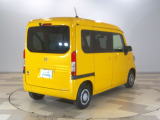 桜新町店のWebページへようこそ♪当社下取車両ワンオーナーのN-VANです!鮮やかな黄色に丸目が可愛い、人気の装備品大型ルーフコンソールとオートリトラミラーが予め付いているのがポイント♪