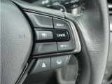 ◆アダプティブクルーズコントロール◆予め設定した車速内でクルマが自動的に加減速。前走車との適切な車間距離を維持しながら追従走行します。【LKAS】車線維持支援システムでステアリング操作を支援。