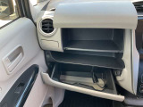 グローブボックスです。