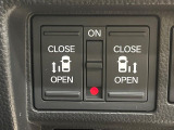 【両側パワースライドドア】スマートキーや運転席のスイッチで後席両側スライドドアの開閉が可能♪電動だから力を入れてドアを開ける必要が無く、小さなお子様でも簡単に開け閉めでき快適です♪