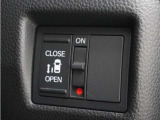 ◆片側電動スライドドア◆狭い駐車場でも乗り降りが楽々♪お子様が隣の車にドアを当ててしまう心配もございません!小さなお子様連れの方もこれで安心。