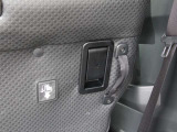 荷室から後部座席をスライドさせる事が出来ます。大きな荷物を載せる時にとても便利!