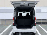 ホンダの新車も全て取り扱っております。ホンダの整備士がいるサービス工場も併設しているので、点検、整備、車検、全てお任せ下さい。店内は落ち着いたショールームにキッズスペースもございます。