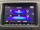 ワイド画面のナビゲーションはフルセグTV対応のGathers純正メモリーナビを搭載しています。Bluetoothオーディオ機能がありますので、スマートフォンなどの音楽も再生できます。