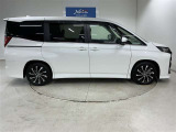 安心感のある力強い走り。静かな車内で家族とのおしゃべりが盛り上がります。