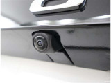 バックカメラが付いているので後方確認が非常にしやすいです。今や運転初心者も熟練者も必須装備!ついていて損はないですね♪