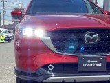 アダプティブLEDヘッドライト カメラや車速センサーと連動して、ハイ、ロー、ワイドローのLEDライトを常に最適な配光に自動制御する優れものです!