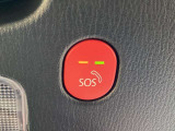 エアバッグ作動時や後突時、もしくは車内のSOSボタンを押した際に緊急通報オペレーターに連携し、救急・警察を手配します。更にオペレーターにも連携、お客様のご要望に応じてロードサービスの手配を行います。