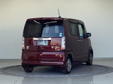 バックカメラが付いているのでバックでの車庫入れも安心です。
