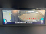 【フロント&サイドカメラ】ドライバーから見にくい死角部分を映像で確認できる前方と左側面にカメラを装着。見通しがきかない場所や住宅密集地などを運転することが多い人におすすめの安心装備です。