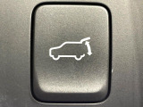 【パワーバックドア】スマートキーや運転席のボタンを押すだけでリアゲートが自動で開閉します!荷物を持っている時や、高い位置にあるバックドアを閉める際に便利な機能です♪