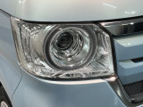 LEDヘッドライトは、点灯の瞬間から最大光量を発揮し、突然暗くなるトンネルなどでの安定感を高めます。