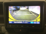 後方確認が便利なバックカメラ搭載、駐車時も安心です!!