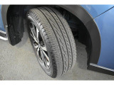 タイヤサイズは225/55R18です