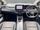 ノートAUTECHクロスオーバーの運転席周りの画像です。