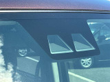 【スマートアシスト】スマートアシストは、前方車両や歩行者を検知して衝突回避を支援する先進安全システムです。事故リスクを低減し、安心してドライブを楽しめます。