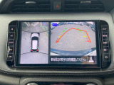 上からまる見え!アラウンドビューモニターの画像です。純正ナビに映してあります。お車を真上から見たような映像をミラーやナビ画面に映し出す事によって、車両の周囲を確認し、駐車時や発進時の運転をサポート。
