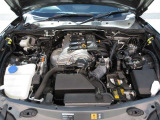 ロードスターのために専用設計されたSKYACTIV-G 1.5Lエンジン搭載。全てを「使い切る」ことを前提として開発されたエンジンです。クイックな反応とやる気にさせてくれるサウンドをご体感ください。