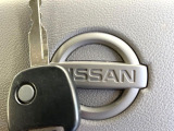 【キーレス】少し離れた場所からでもボタン一つでドアの開錠・施錠ができるのでとっても便利!ドアの鍵穴周りに傷をつけることもありません♪
