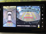 【パノラミックビューモニター】専用のカメラにより、上から見下ろしたような視点で360度クルマの周囲を確認することができます☆死角部分も確認しやすく、狭い場所での切り返しや駐車もスムーズに行えます。