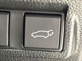 【パワーバックドア】スマートキーや運転席のボタンを押すだけでリアゲートが自動で開閉します!荷物を持っている時や、高い位置にあるバックドアを閉める際に便利な機能です♪