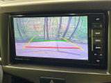 【バックカメラ】駐車時に後方がリアルタイム映像で確認できます。大型商業施設や立体駐車場での駐車時や、夜間のバック時に大活躍!運転スキルに関わらず、今や必須となった装備のひとつです!