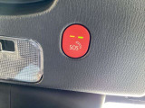 エアバッグ作動時や後突時、もしくは車内のSOSボタンを押した際に緊急通報オペレーターに連携し、救急・警察を手配します。更にオペレーターにも連携、お客様のご要望に応じてロードサービスの手配を行います。