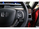 Hondaセンシングの機能のひとつ、アダプティブクルーズコントロール付!アクセルから足を離しても設定したスピードと前車との車間を保ち走行してくれます!車線維持もアシスト☆高速道路で疲労軽減ですね☆