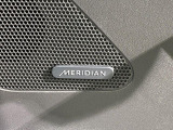 MERIDIANサウンドシステム   入念に考えられたスピーカー配置、サブウーファーが生み出す、豊かで洗練された音響空間。フロント、リアどちらのシートでも、細部まで鮮明なサウンドを楽しめます。