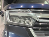 LEDヘッドライトは、点灯の瞬間から最大光量を発揮し、突然暗くなるトンネルなどでの安定感を高めます。