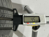 夏タイヤの残り溝は4.5mmです。スリップラインからは3.0mmとなっております。