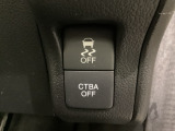 ハンドルの右側には安全装備の、CTBA(シティブレーキアシストシステム)とVSA(ABS+TCS+横滑り抑制)の解除スイッチがついています。