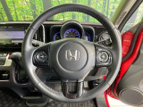 【純正革巻きステアリング】上質な革を使用することで、手にしっかり馴染みとても運転しやすいハンドルです♪