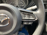 車速を一定に保つクルーズコントロール機能を搭載。高速道路などで長距離をドライブされる際などに、とても便利な機能です。