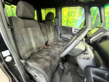 運転席シート廻りは使用感も少なく、良好な状態となっています。前オーナー様が丁寧に使っていたことがよくわかりますね。