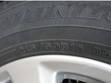 タイヤサイズは、215/60R16です。