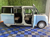 【両側電動スライドドア】運転席に設置されたボタンひとつで簡単な電動スライドドア☆ドアを自動で開閉できるため、車内にいながら家族や友達を迎える事ができます^^
