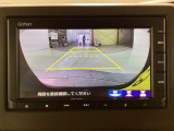 バックをするとき自動でリアの様子が映る『リアカメラ』付き! 画面で確認しながらバックが出来るので駐車の時も安心です。
