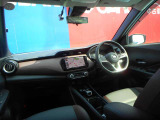 フロントガラスが広く視界が広々としているので、運転がとてもし易いです!