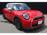 MINI正規販売店のお車は、全てのお車にMINI認定中古車保証書が発行されます。保障約款もございますので保障内容が明確でございます。お客様にご安心してお乗り頂けますよう、全力でお客様をサポート致します。