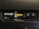 【ETC車載器】もはや必須アイテムのETCを搭載!高速道路のご利用時にとても便利!わずらわしい料金所での現金支払いが不要となりスムーズに通過できます♪