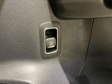認定中古車フェア期間中はお買い得な特典をご用意しております。ご検討中のお客様はぜひ当店スタッフまでお問い合わせ下さい。