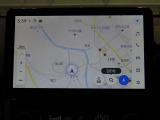 純正ナビを装備。タッチパネル式で使いやすく、お出かけもラクラクです。
